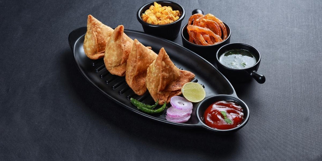 How to prepare chicken cocktail samosa at home?